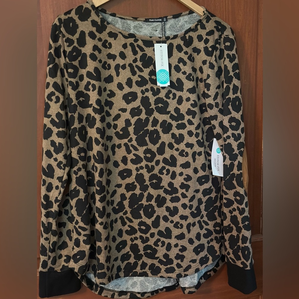 Women’s top, size large, leopard print, Pink Clover